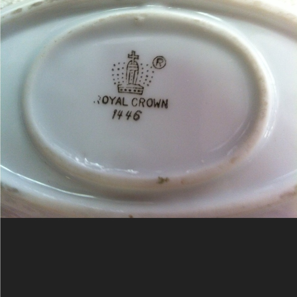 Royal Crown Sauce Boat - Picture 4 of 5
